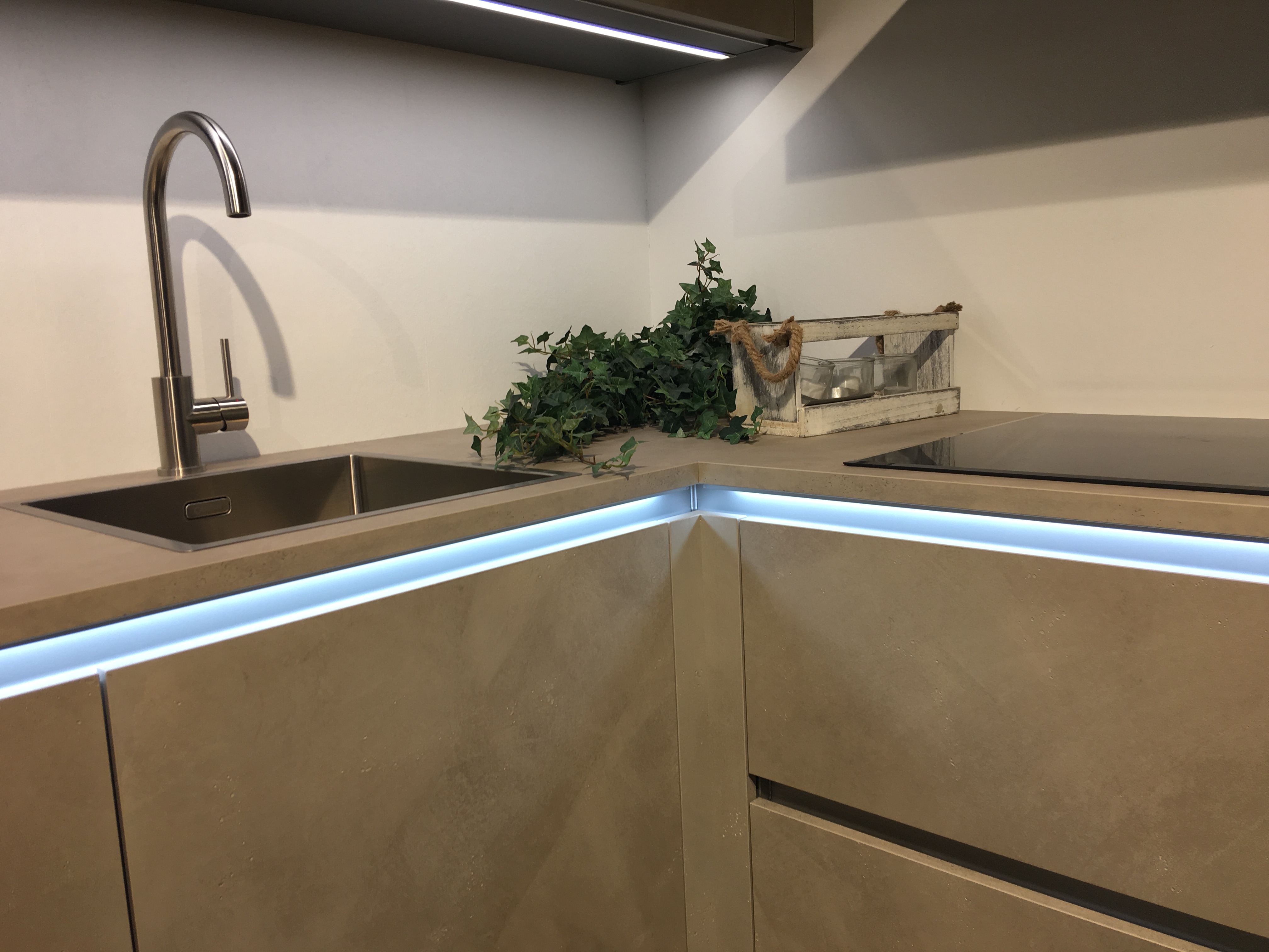 Keukenverlichting – Creëer een Heerlijke Sfeer in uw Keuken met Trendy LED-Verlichting